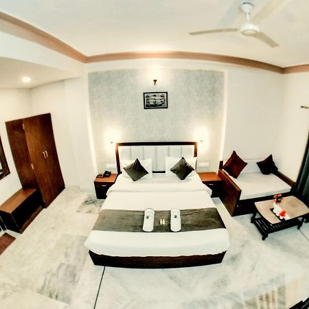 Hotel Tripli Udaipur Exterior foto