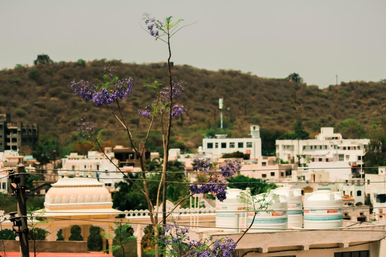 Hotel Tripli Udaipur Exterior foto