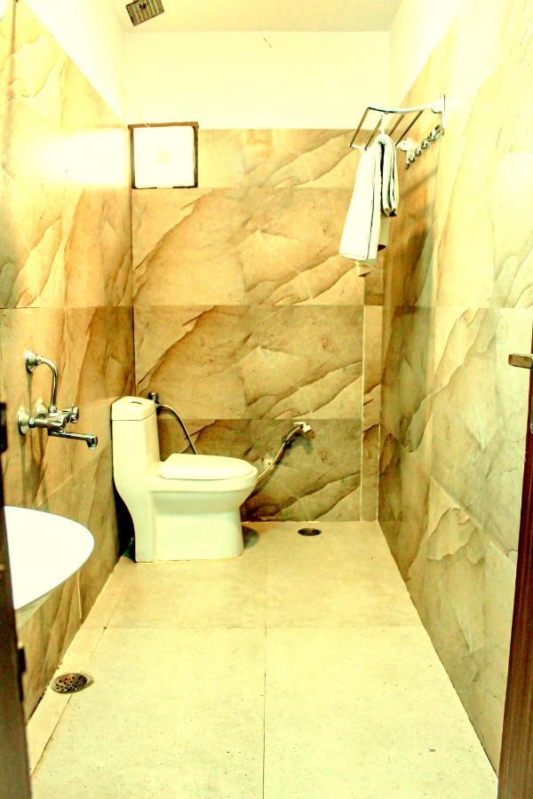 Hotel Tripli Udaipur Exterior foto