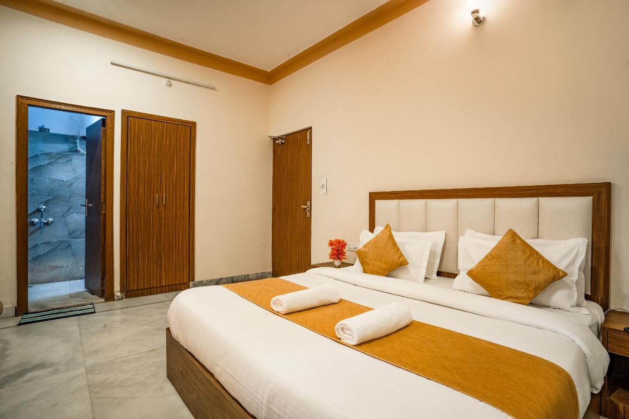 Hotel Tripli Udaipur Exterior foto