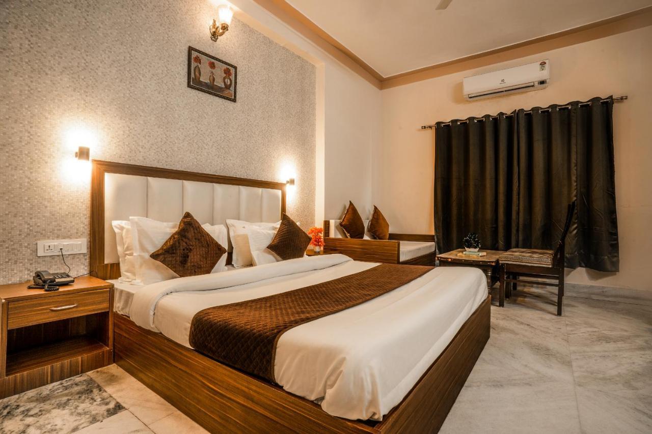 Hotel Tripli Udaipur Exterior foto