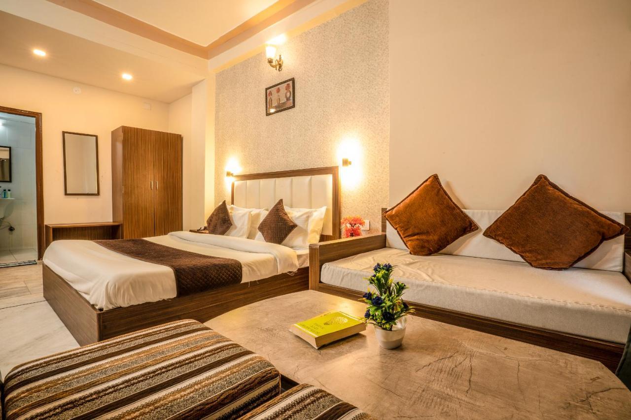 Hotel Tripli Udaipur Exterior foto