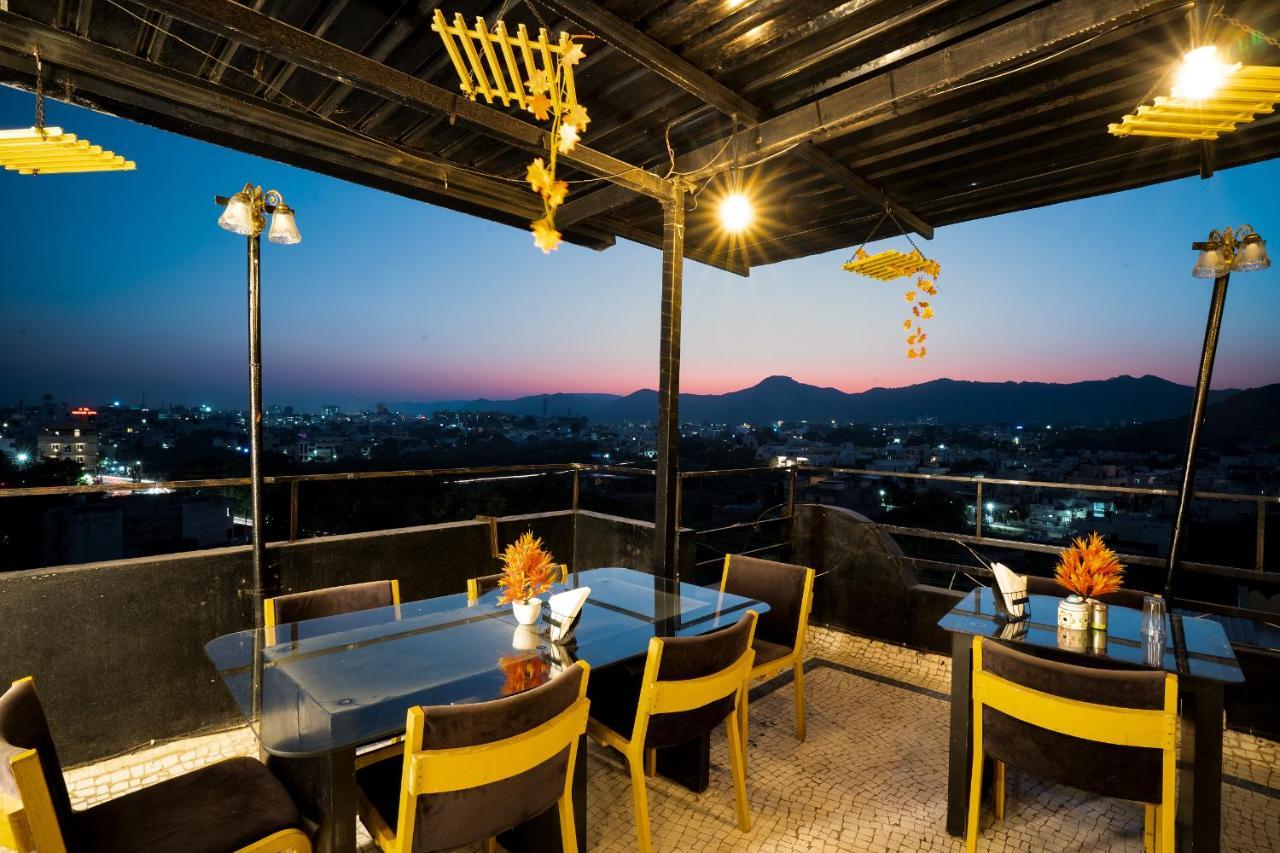 Hotel Tripli Udaipur Exterior foto