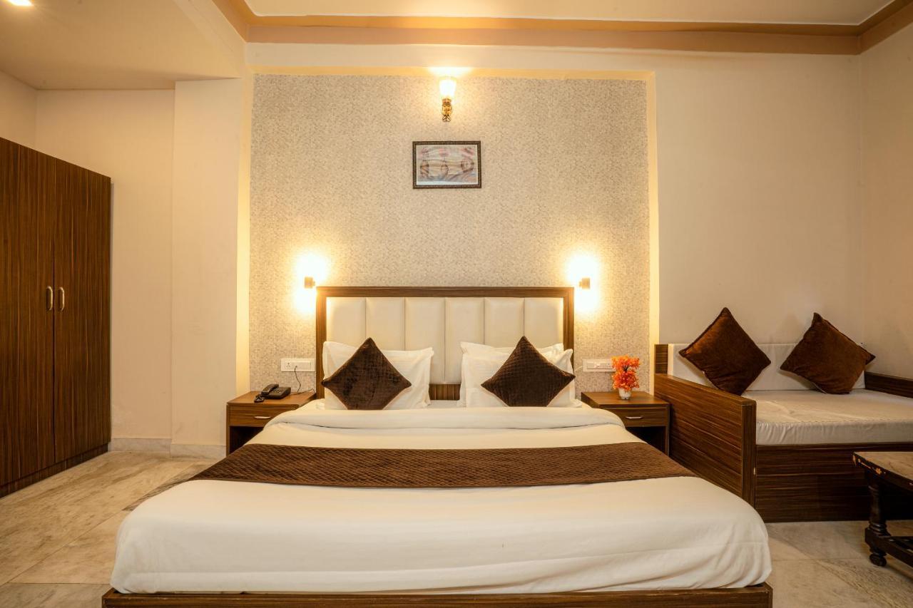 Hotel Tripli Udaipur Exterior foto